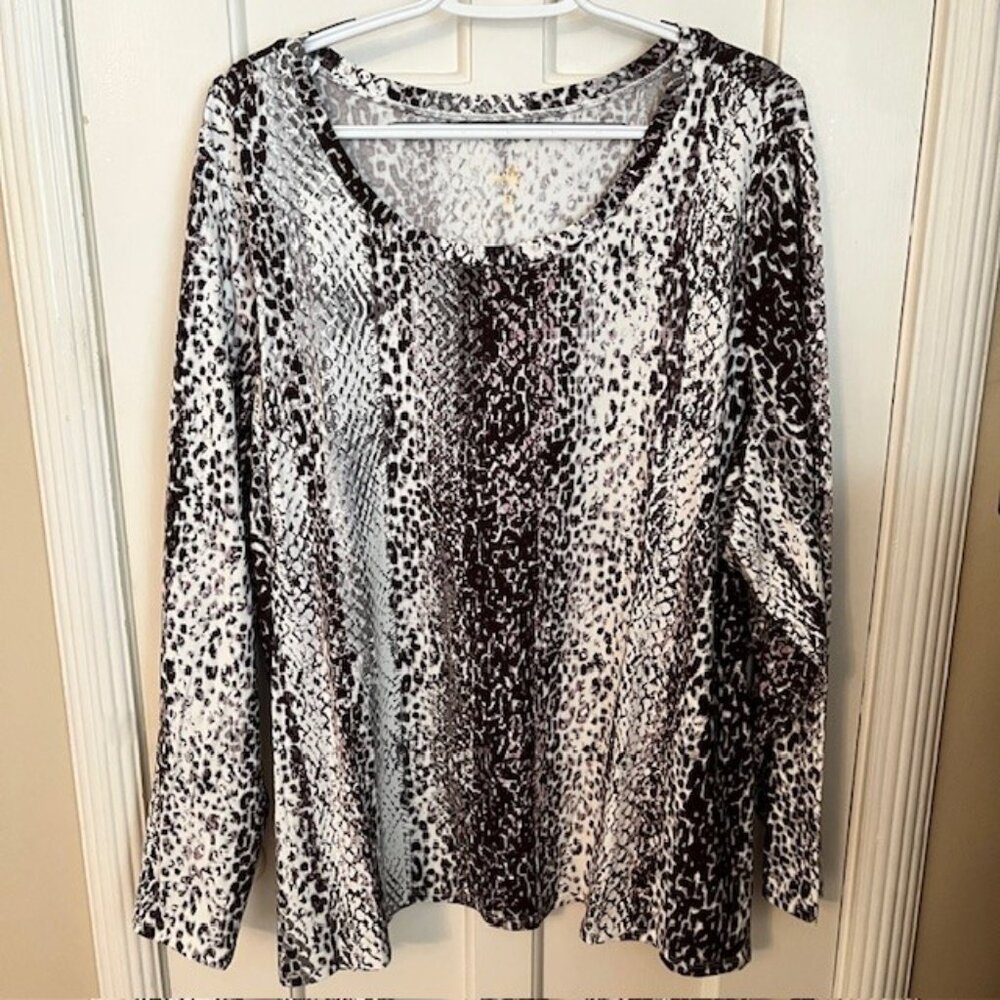 BELLE BY KIM GRAVEL SNAKESKIN ANIMAL PRINT LS T-SHIRT, 2X, NEVER WORN!